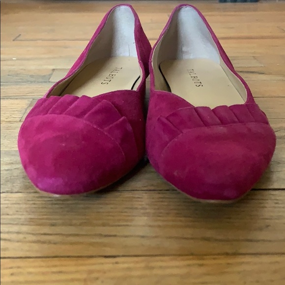 Pink suede 7 Talbots flats! - Picture 3 of 6